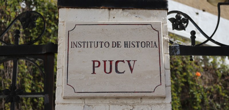 Invitación Encuentro Virtual de Egresados/as Historia PUCV