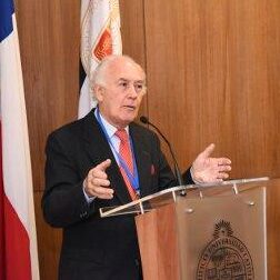 Profesor Honoris causa