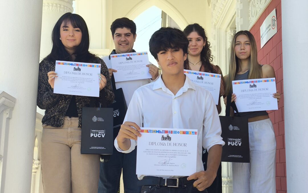 Premian a los/as ganadores/as del IV Concurso de Ensayos Históricos Escolares
