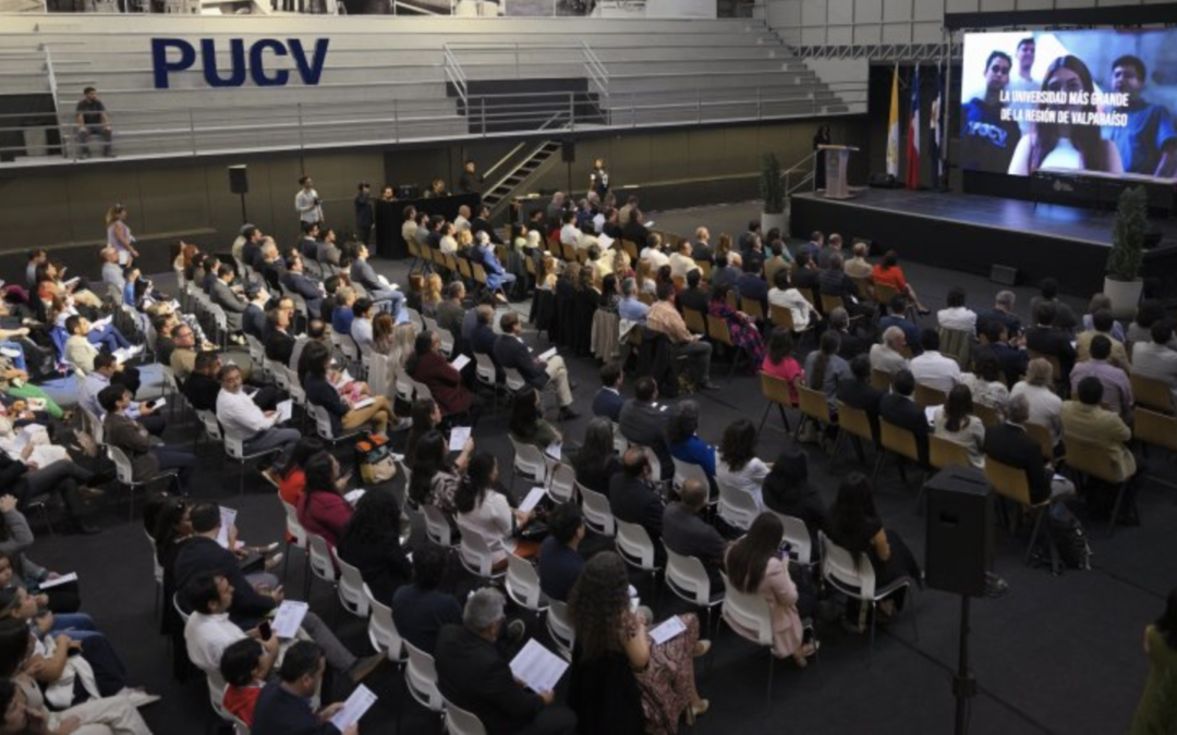 Académicos del Instituto de Historia PUCV son reconocidos por su destacada labor en Docencia y Vinculación con el medio
