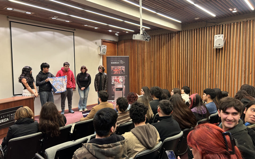 Docencia vinculada: estudiantes del Instituto de Historia presentan sus trabajos en el Museo Baburizza
