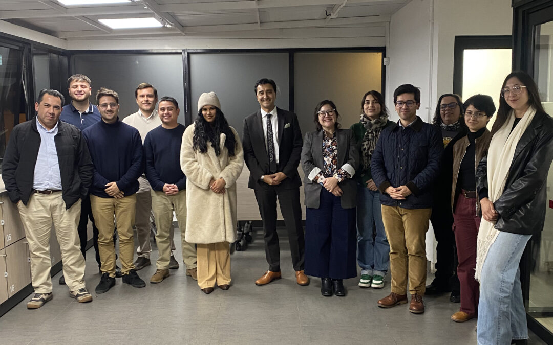 Alumni del Instituto de Historia realizó taller sobre diplomacia chilena para estudiantes del Magíster en Relaciones Internacionales PUCV