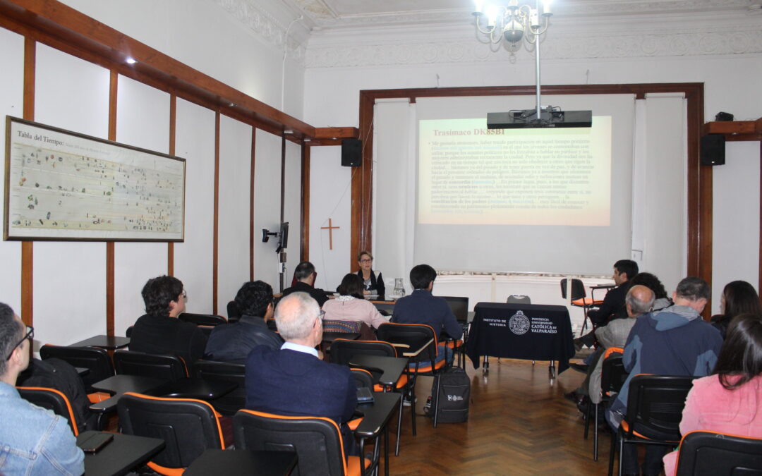 Dra. Laura Sancho Rocher realizó charla sobre democracia antigua dirigida a estudiantes de postgrado del Instituto de Historia PUCV