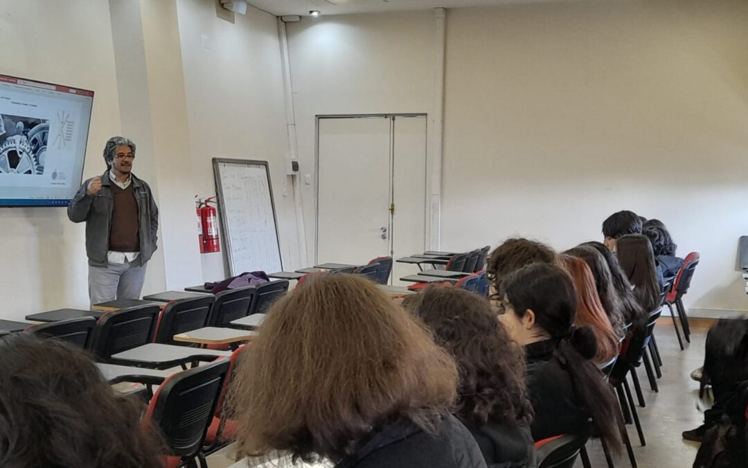 Colegios de Viña del Mar realizaron recorridos por el Instituto de Historia