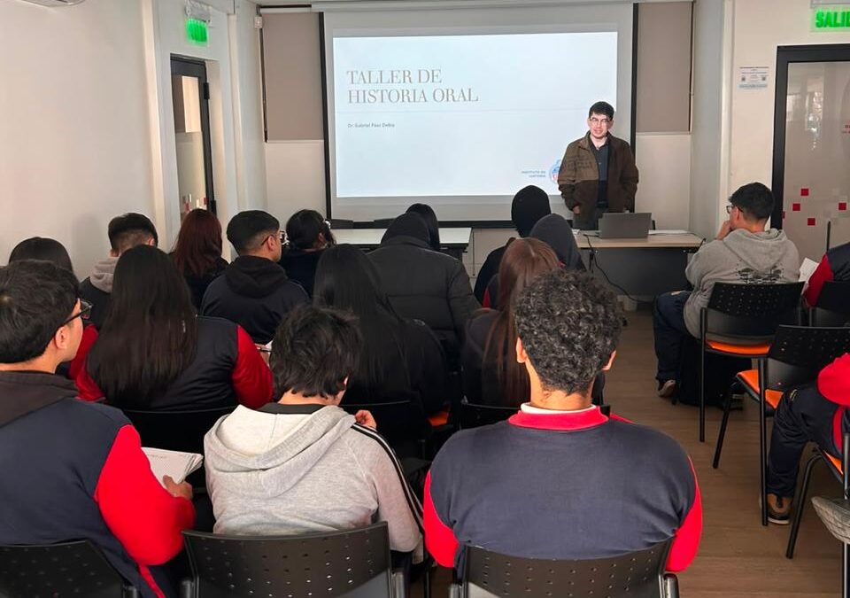 Estudiantes de establecimientos escolares visitaron el Instituto de Historia PUCV