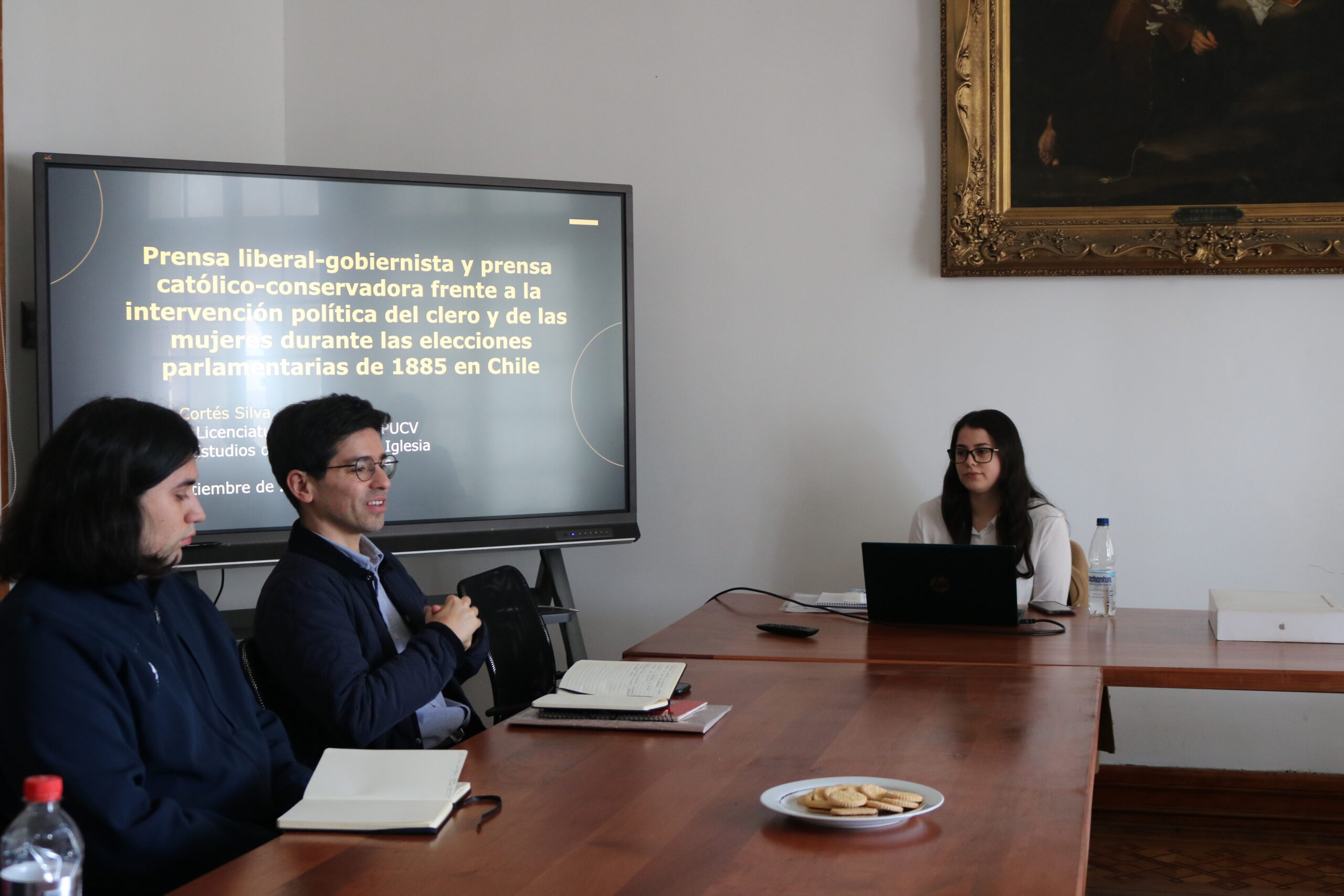 Tesista de Licenciatura en Historia presentó avance de investigación sobre prensa y política en el siglo XIX