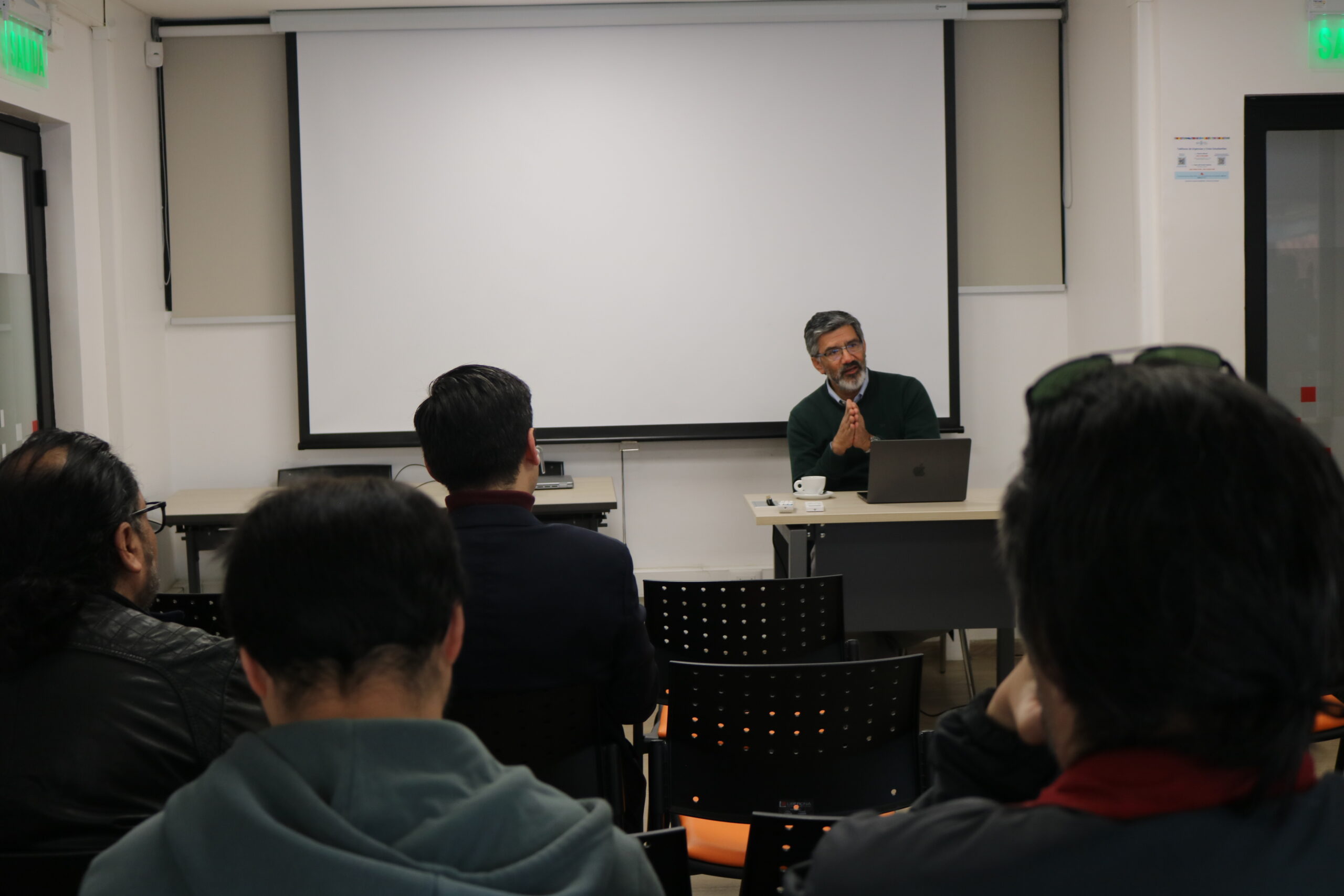 Seminario del Doctorado en Historia analizó la privatización de los derechos del agua en Chile