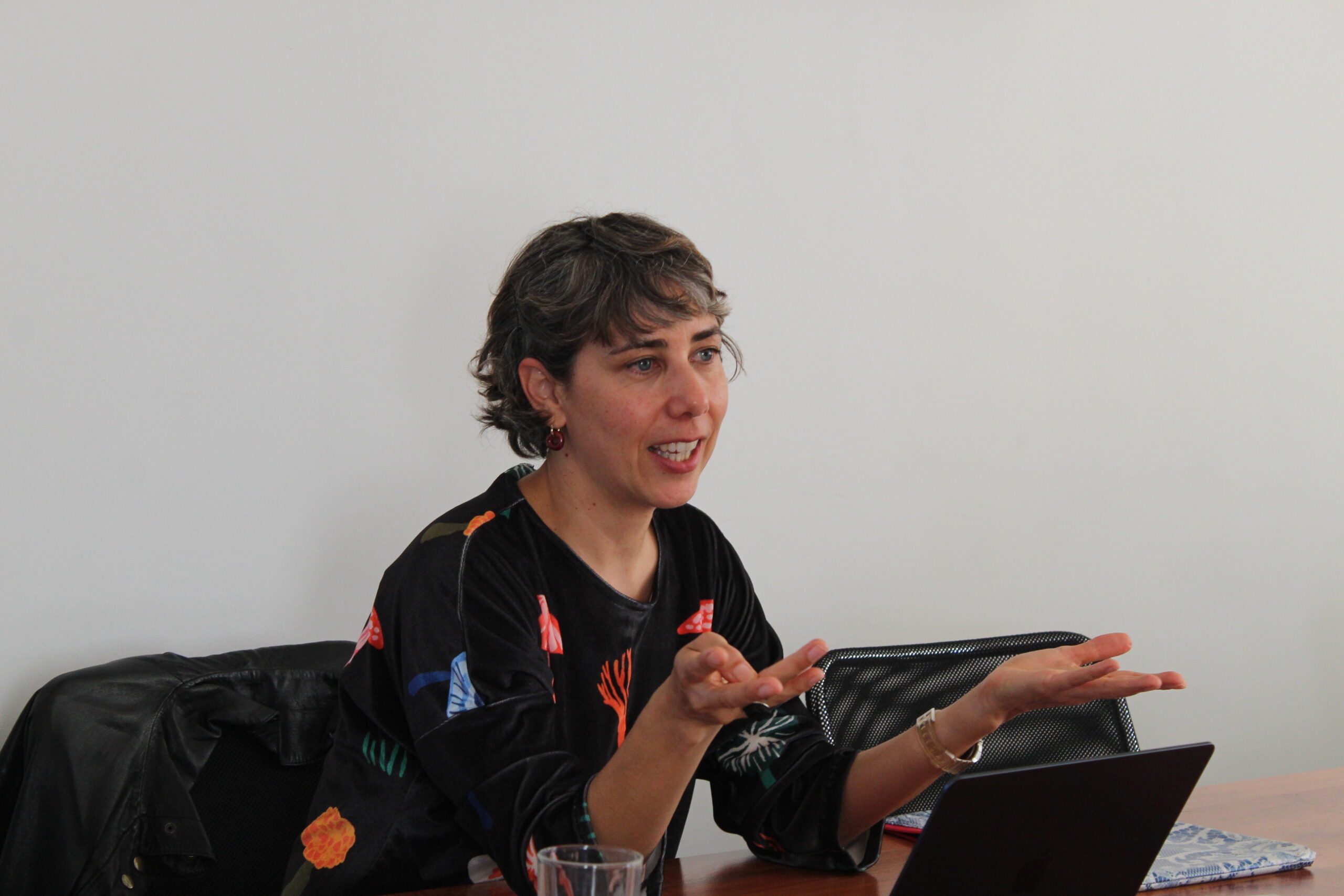 Conferencia exploró el trabajo femenino en Chile durante el siglo XIX